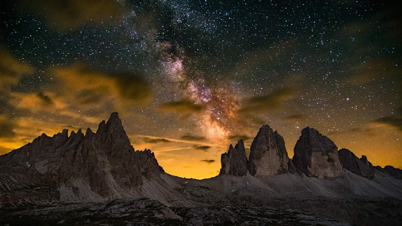 拉瓦雷多三峰山,意大利 (© Daniel Maran/Getty Images)source
