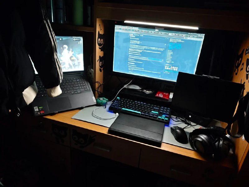 #博客更新2026年1月13日 一个人的宿舍很舒服 近些日子一直在宿舍线上办公 过些天准备回家了 嗷对 很幸福via 陪棒无度过漫长岁月