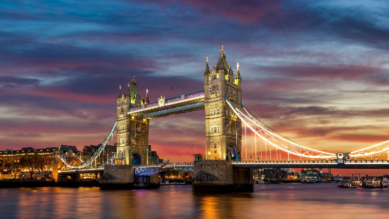 塔桥, 伦敦, 英格兰 (© Nick Brundle Photography/Getty Images)via Bing每日壁纸