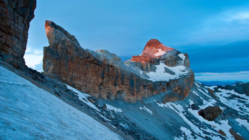 罗兰多山口，奥德萨和佩迪多山国家公园，西班牙 (© Inaki Relanzon/Nature Picture Library/Alamy Stock Photo)source