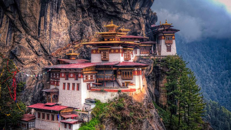 虎穴寺，不丹 (© Baron Reznik/Getty Images)source